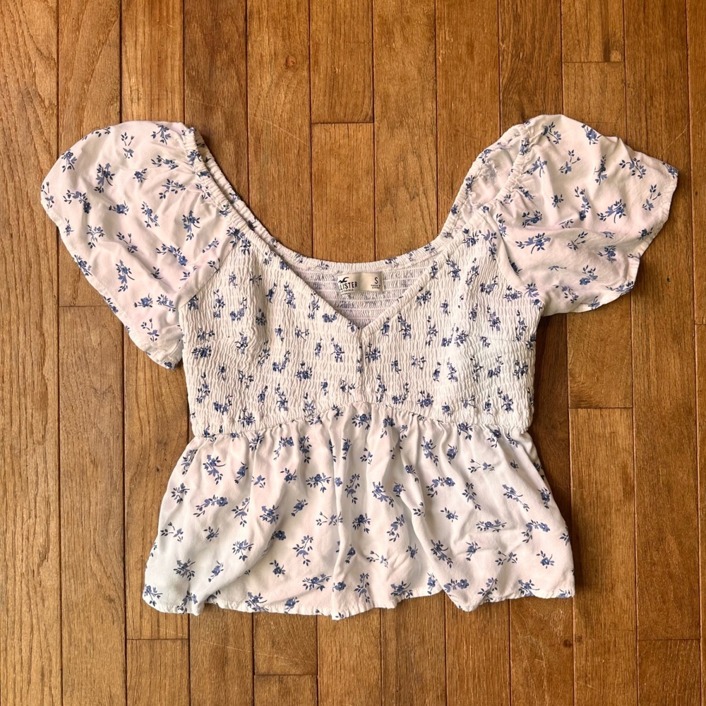 Hollister Peplum Top Womens S Smocked Puff Sleeve Floral White Blue Modern